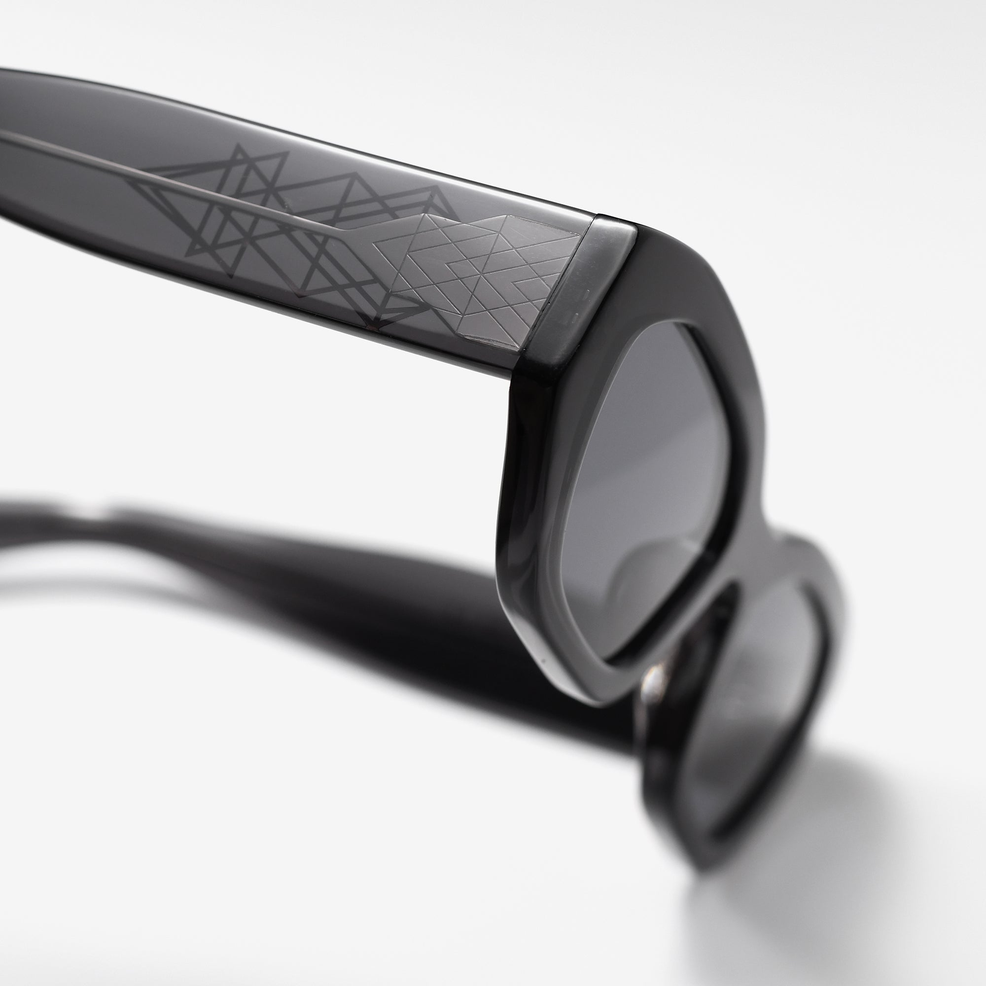 AKILA Vantage 3.0 Sunglasses for Sang Bleu