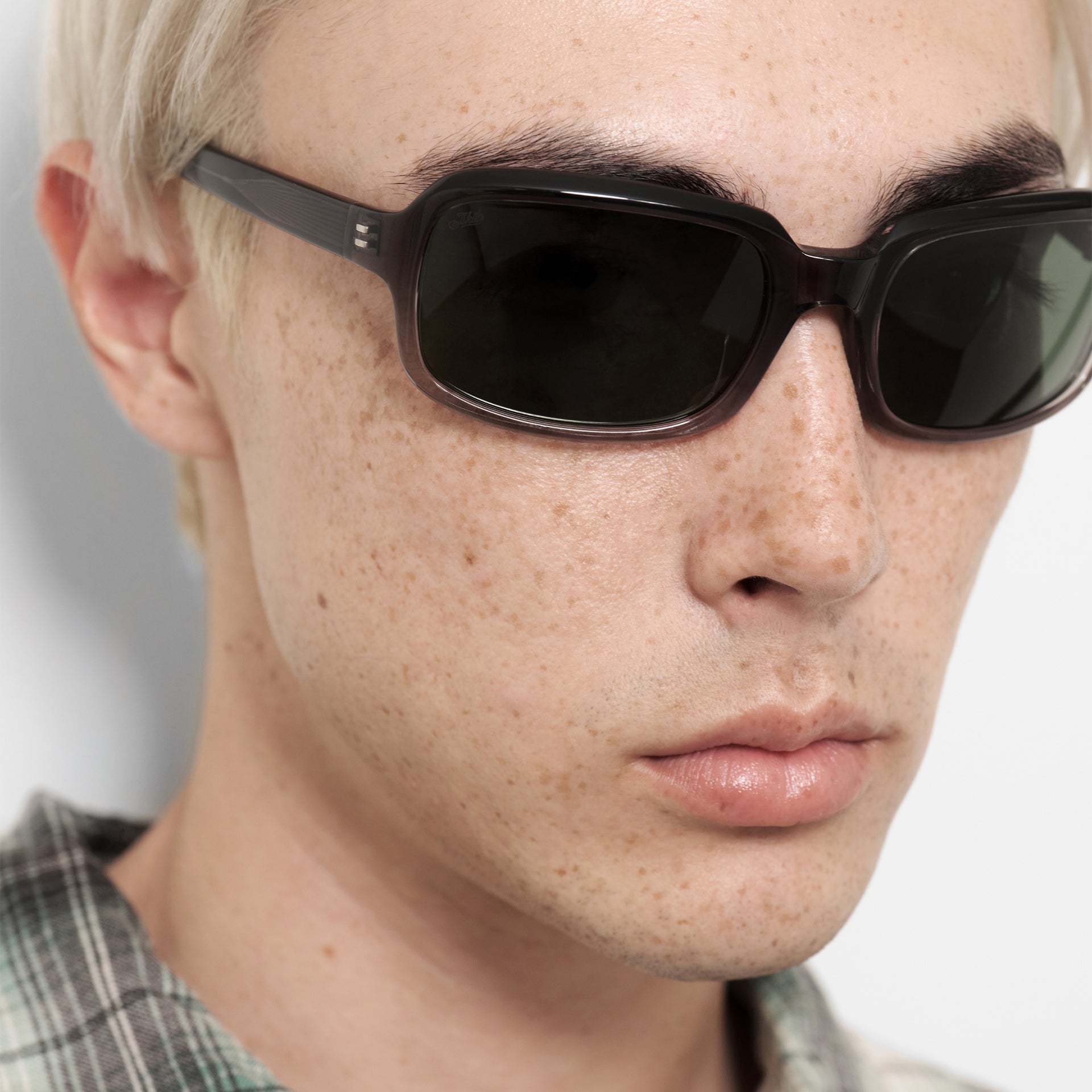 Grey Gradient / Green