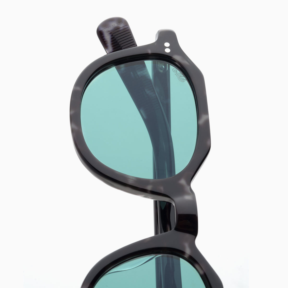 Black Speck Tortoise / Lt Cool Green