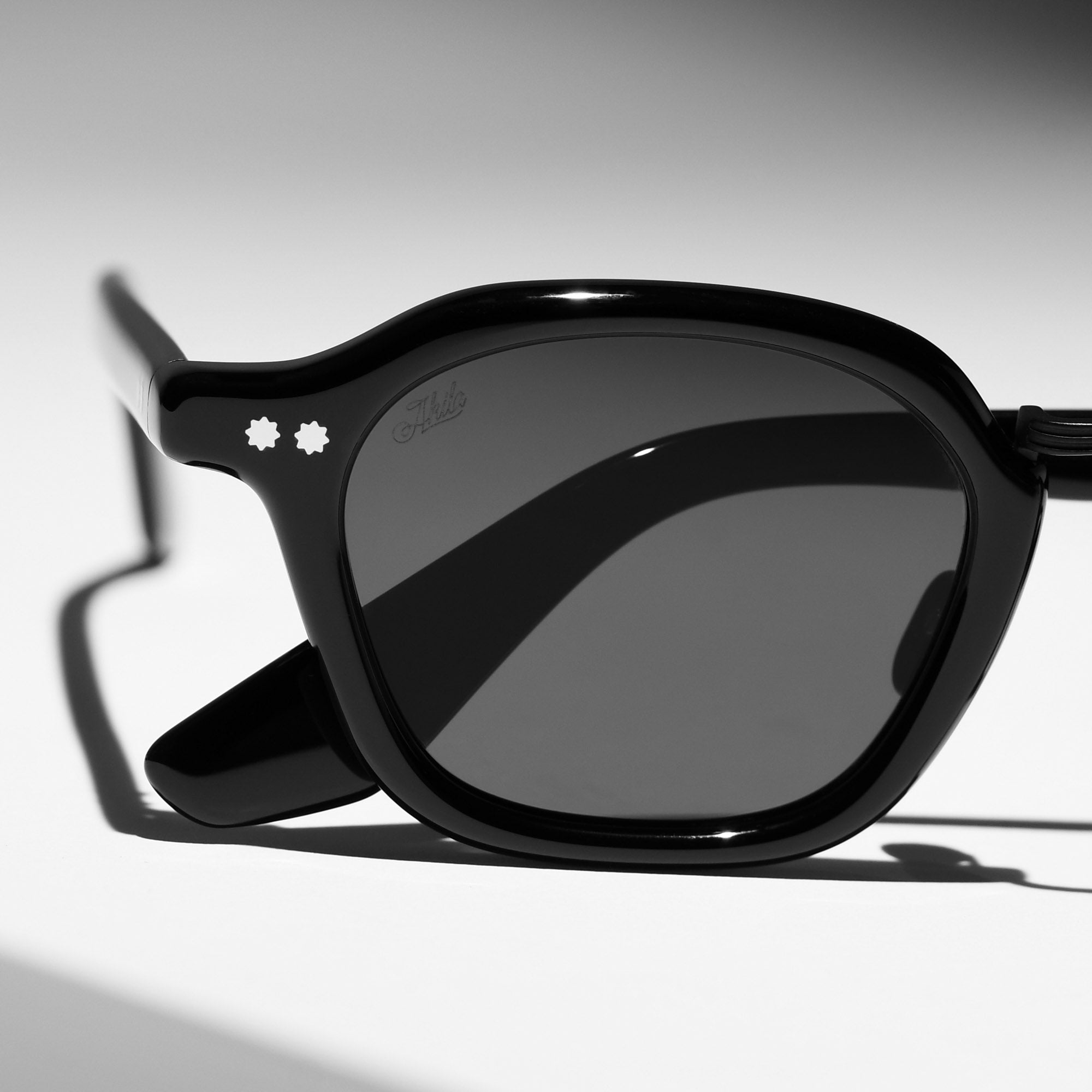 AKILA Eyewear Iris Sunglasses