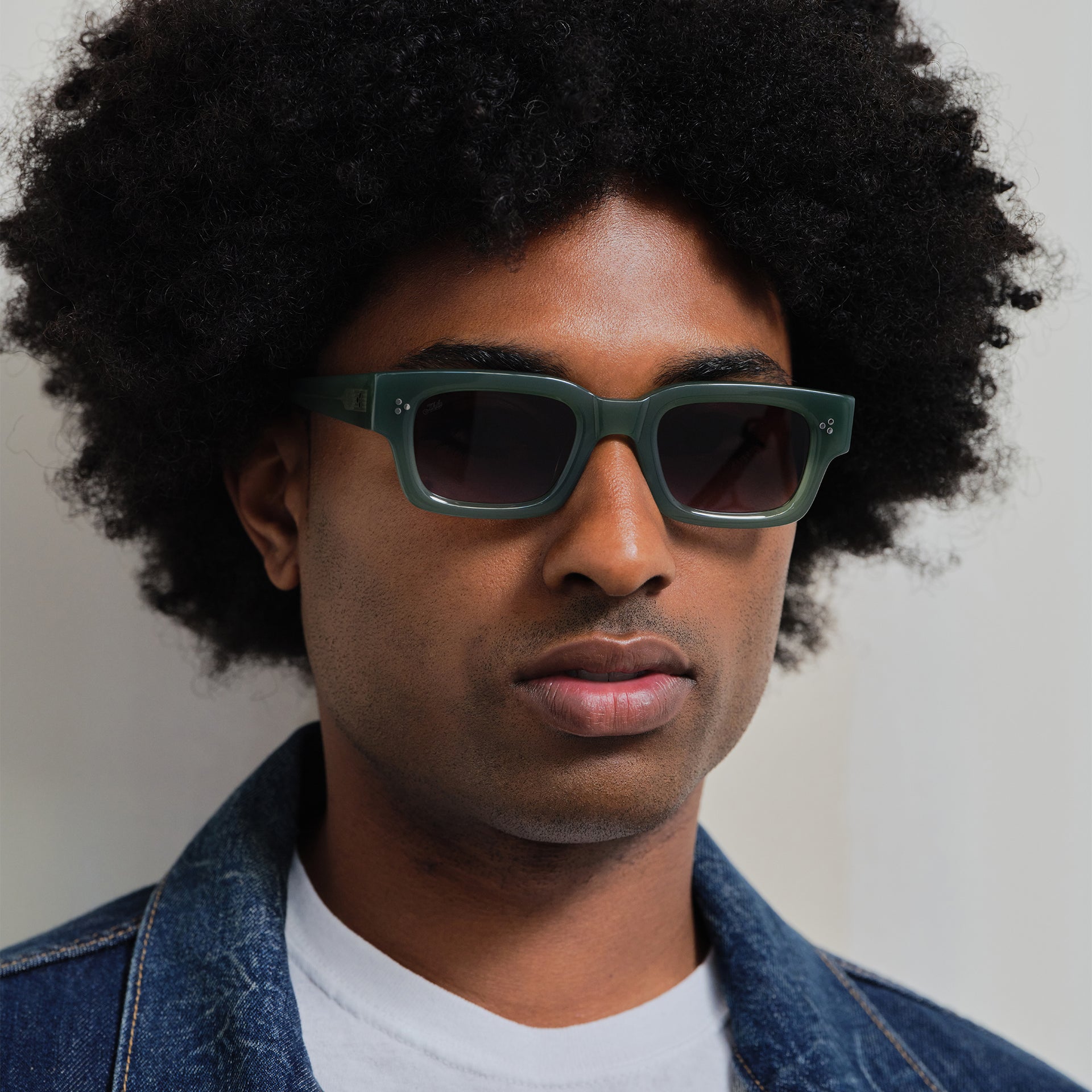 Juniper / Black Gradient