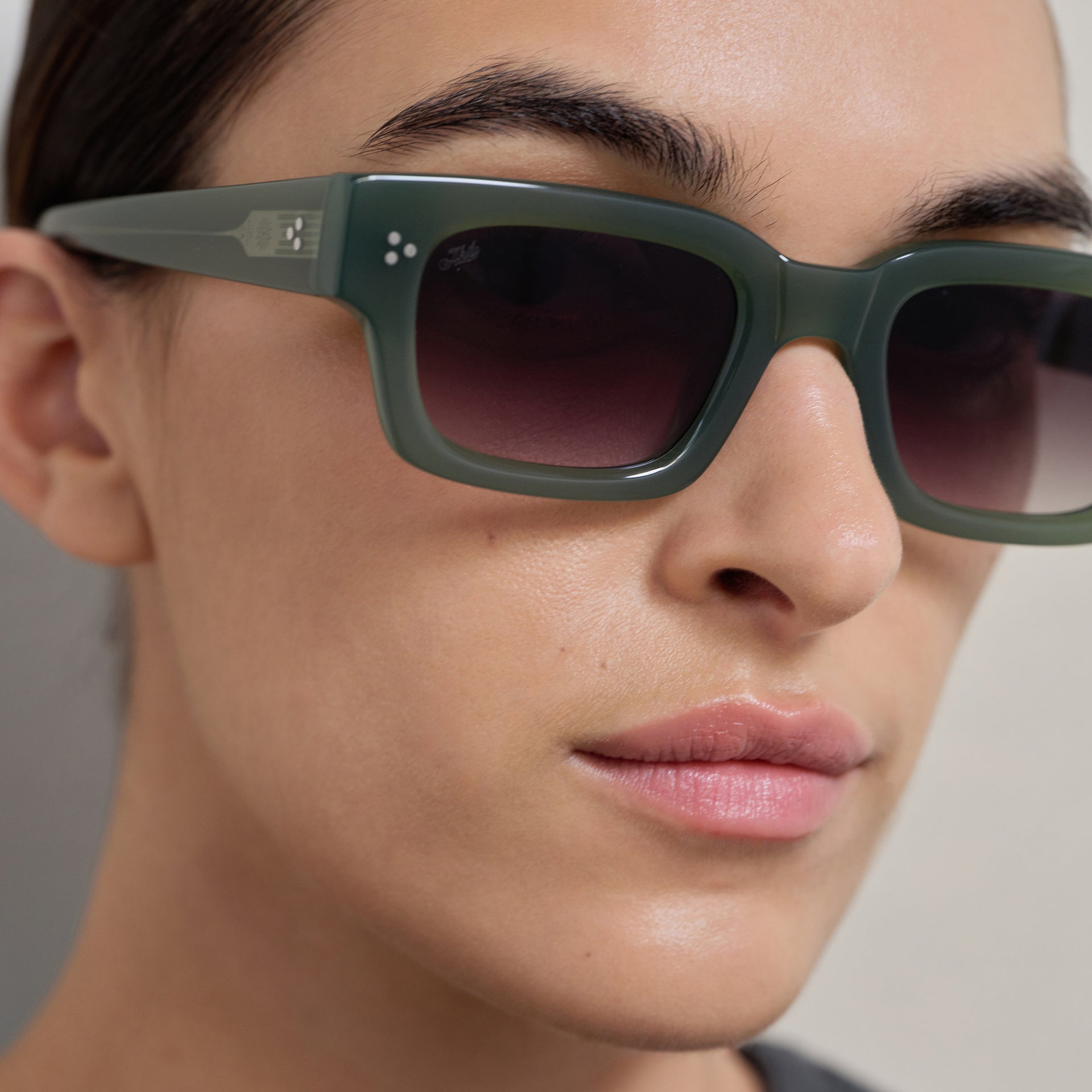 Juniper / Black Gradient