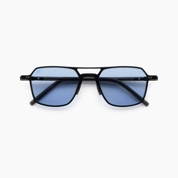phantom-black-skyblue-